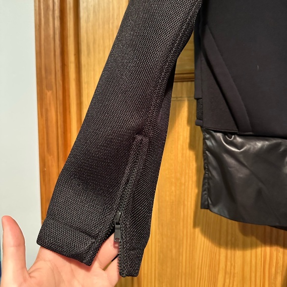 NIKE | Never Worn Women’s Mixed Material Jacket - Picture 5 of 8